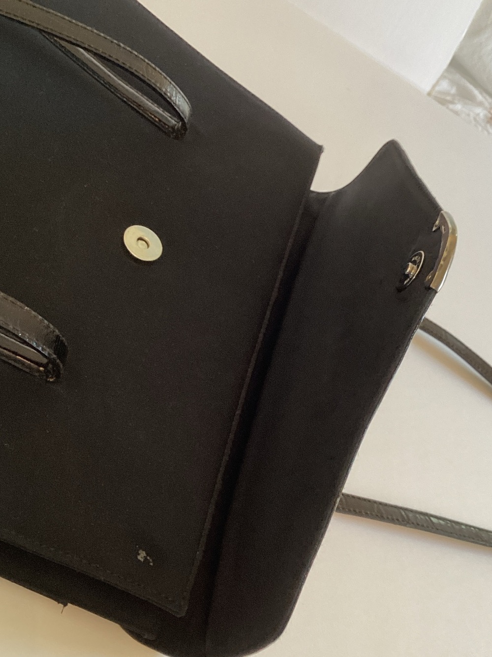 Vintage Ralph Lauren Black Shoulder Bag with Croc-Embossed Flap and straps - Picture 6 of 8